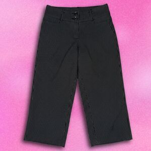 Size Medium Low Waisted Y2K Office Siren Pinstripe Capri Pants